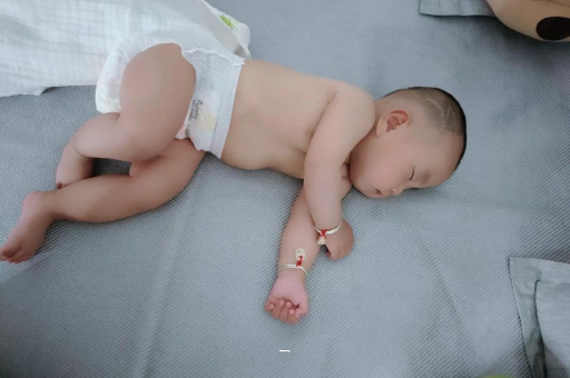 昌吉宝宝老打喷嚏怎么办
